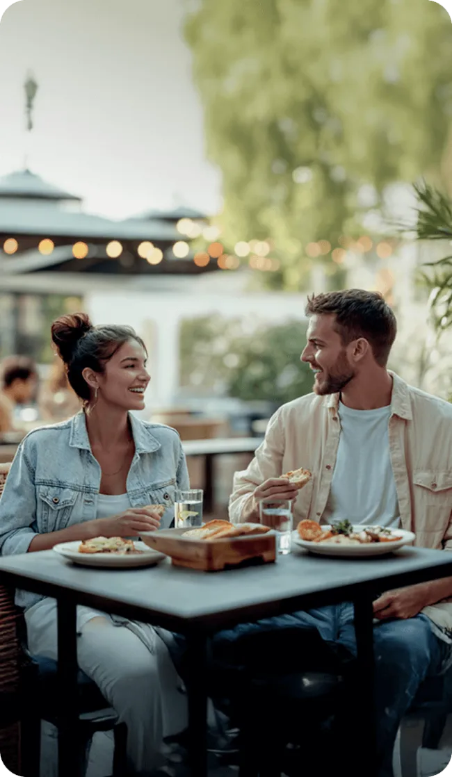 Pareja en un restaurante